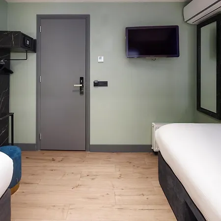 Otel Ciao Papa Station