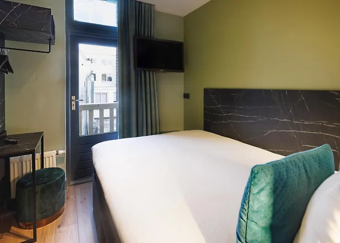 Hotel Ciao Papa Station