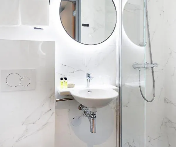 Hotel Ciao Papa Station