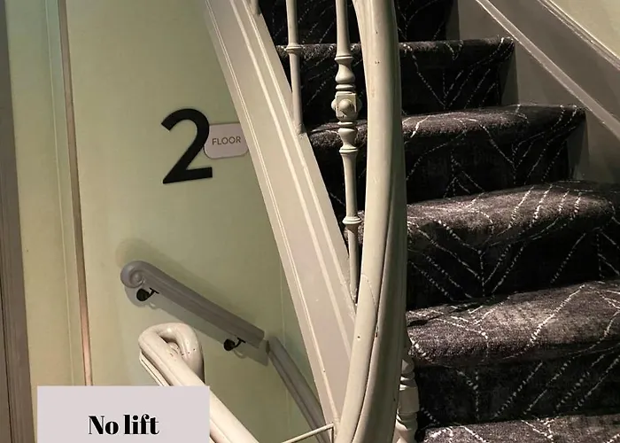 Hotel Ciao Papa Station