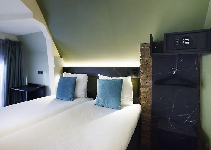 Ciao Papa Station Hotel