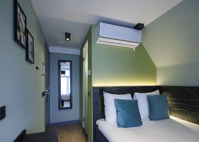 Ciao Papa Station Hotel